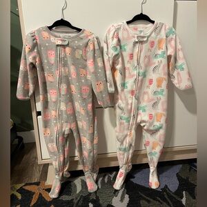 Simple joys by Carter’s 2 footie pajamas 18M